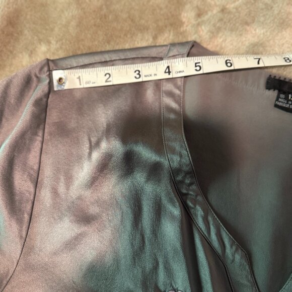 Kensie Silk Blouse Top SIlver Size 12 L - Picture 11 of 11